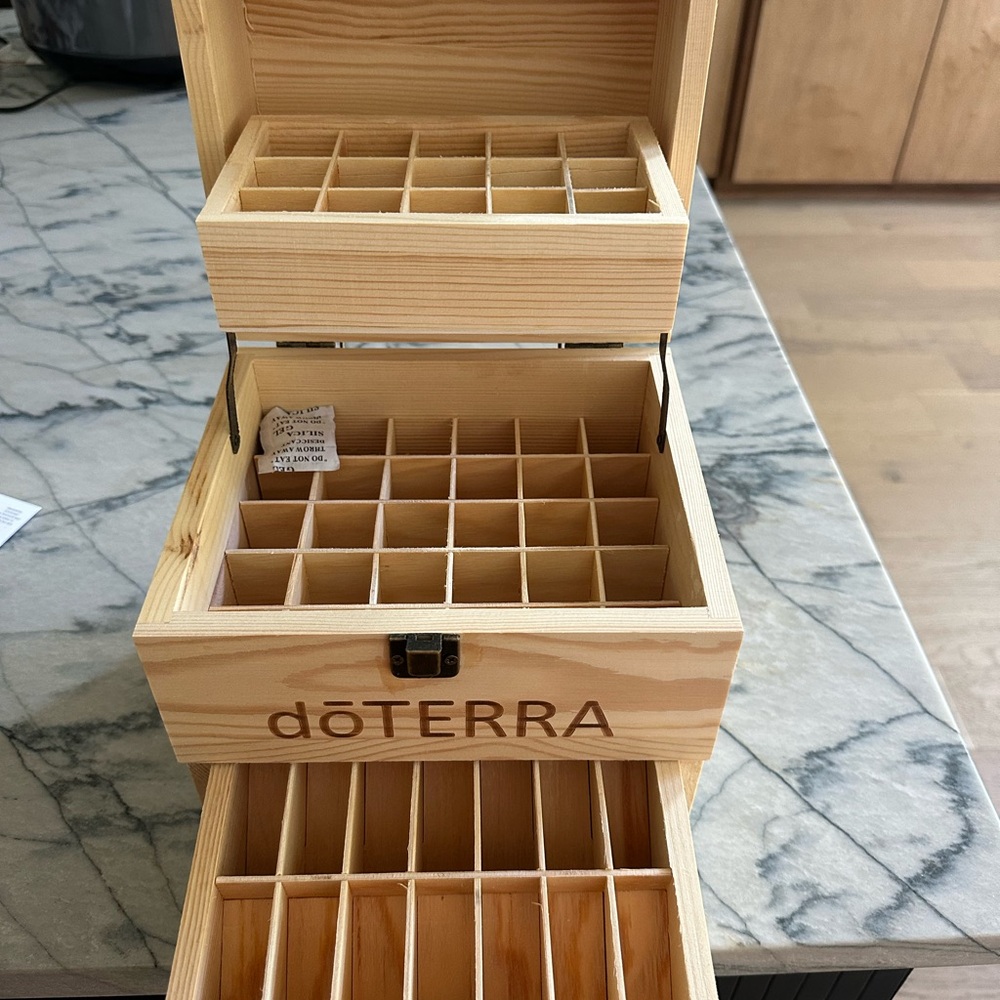 doTERRA Natural Wood Box with Brass Accents - Picture 2 of 3